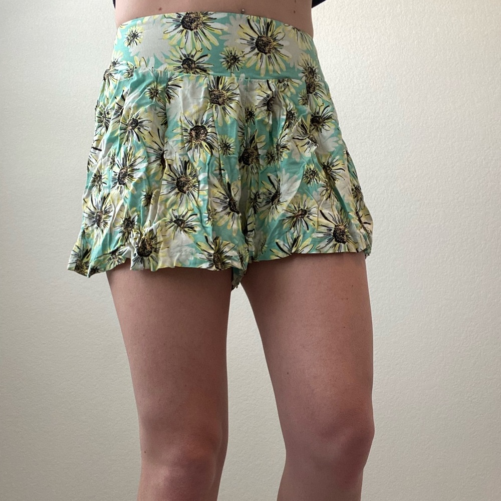 floral shorts